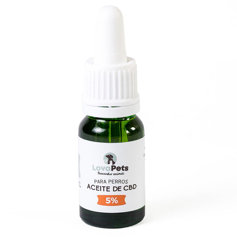 Botella de aceite de CBD para perros con una concentración del 2,5 %